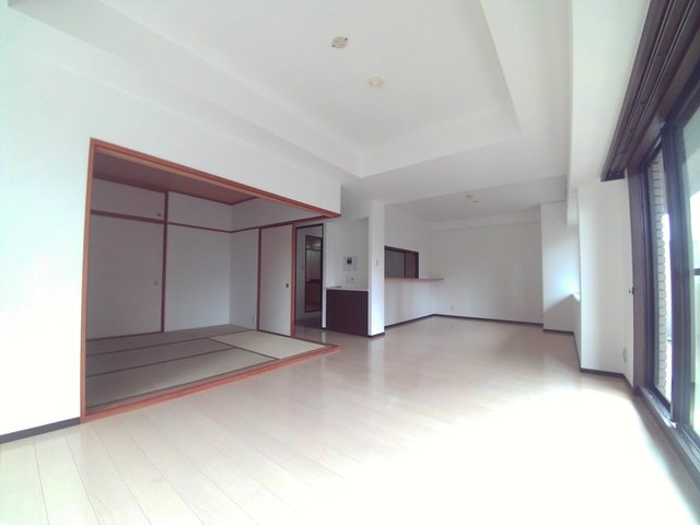 アーデンコート住吉川の居間写真