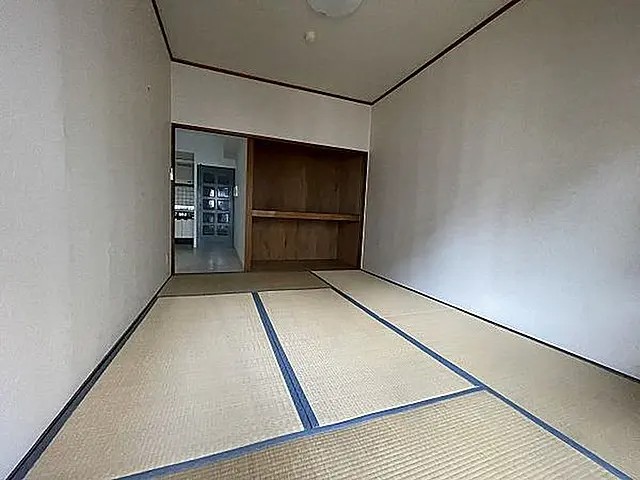 ライオンズマンション三宮の居間写真