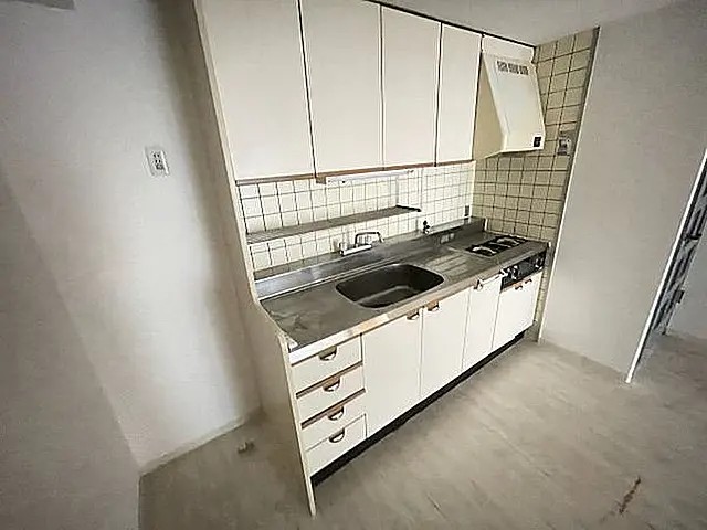 ライオンズマンション三宮のキッチン写真