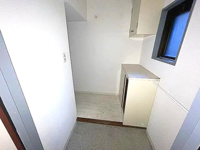 ライオンズマンション三宮の玄関写真