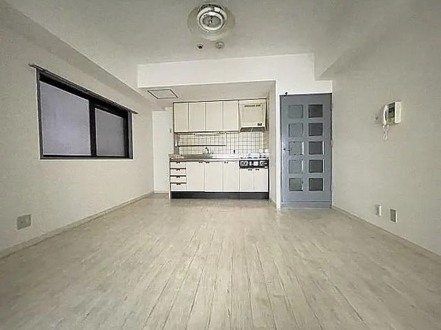 ライオンズマンション三宮の居間写真