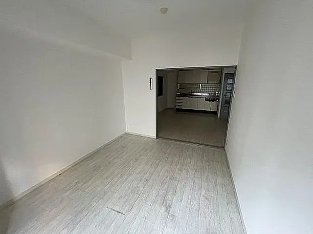 ライオンズマンション三宮の居間写真