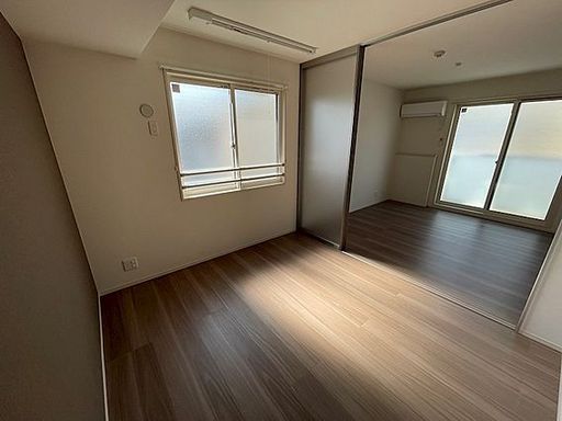 グレイスコート本山中町の居間写真