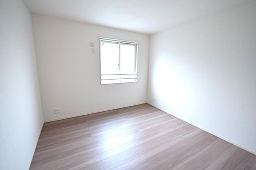 グレイスコート本山中町の居間写真