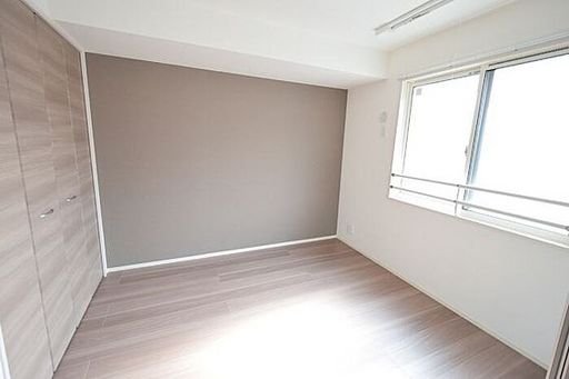 グレイスコート本山中町の居間写真
