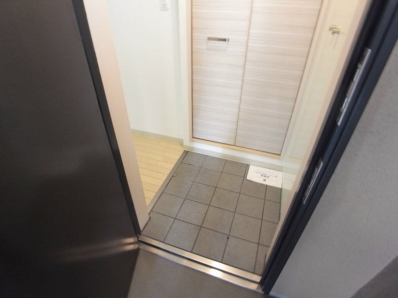 アクロス神戸住吉ステーションフロントの玄関写真