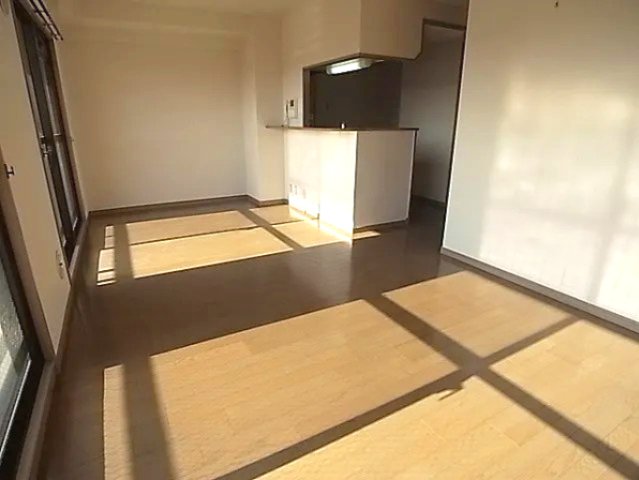 プラスワン芦屋の居間写真