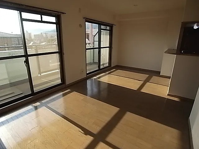 プラスワン芦屋の居間写真