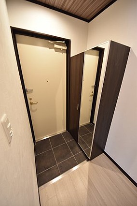 キャメロンプレイス中山手通の玄関写真