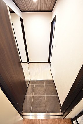 キャメロンプレイス中山手通の玄関写真