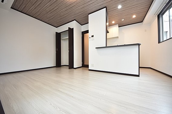 キャメロンプレイス中山手通の居間写真