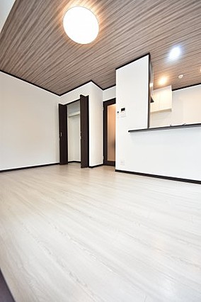 キャメロンプレイス中山手通の居間写真