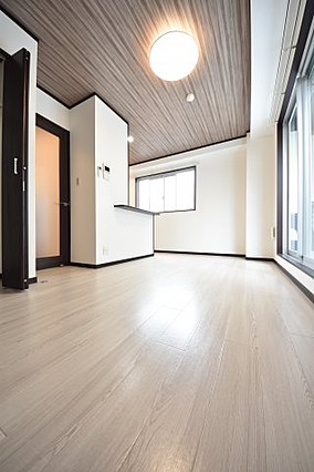 キャメロンプレイス中山手通の居間写真