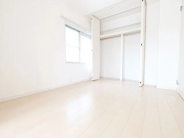 サンハイツ本山の居間写真