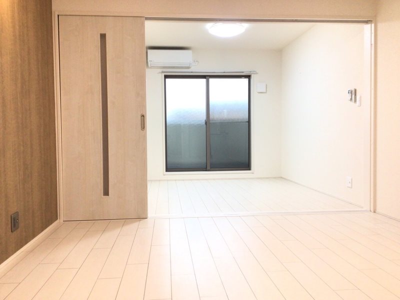 フジパレス王子公園II番館の居間写真
