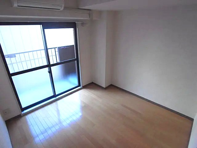 ライオンズマンション三宮の居間写真