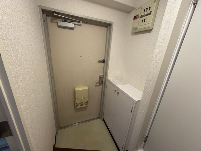 ライオンズマンション三宮の玄関写真