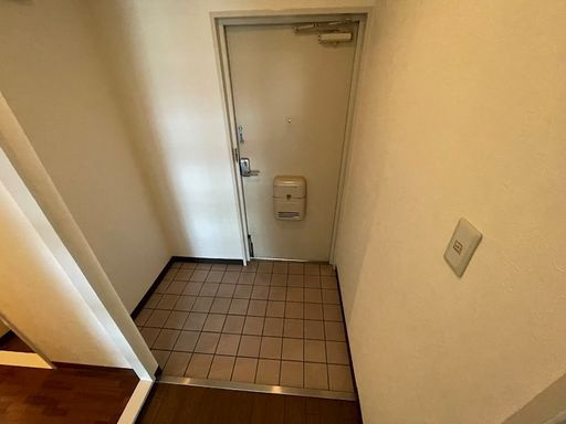 岡本山手アーバンライフの玄関写真