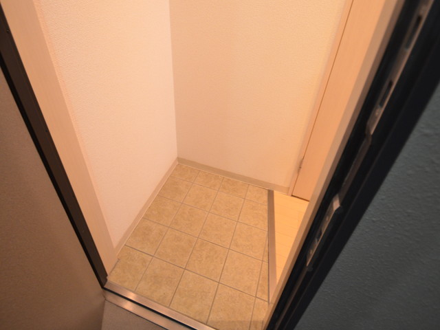 ダイドーメゾン神戸元町の玄関写真