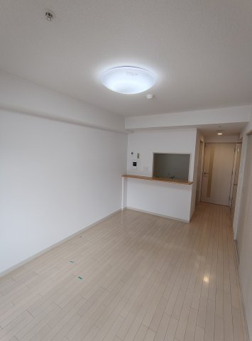 ダイドーメゾン神戸元町の居間写真