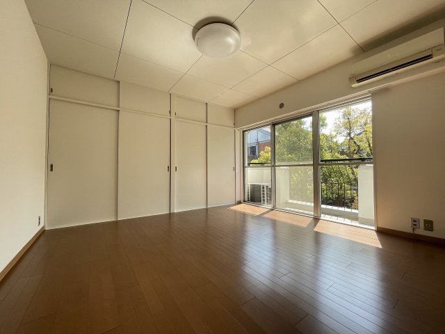 北野町アーバンライフの居間写真