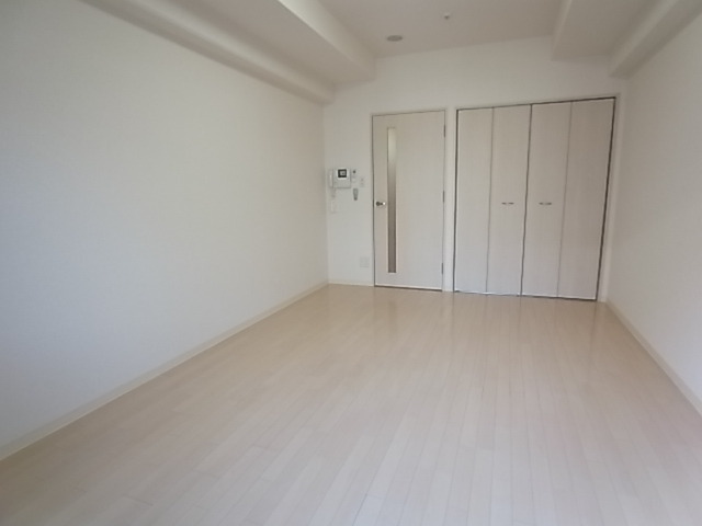 ダイドーメゾン神戸元町の居間写真