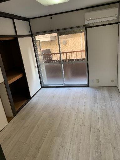 シティハイツ西岡本の居間写真