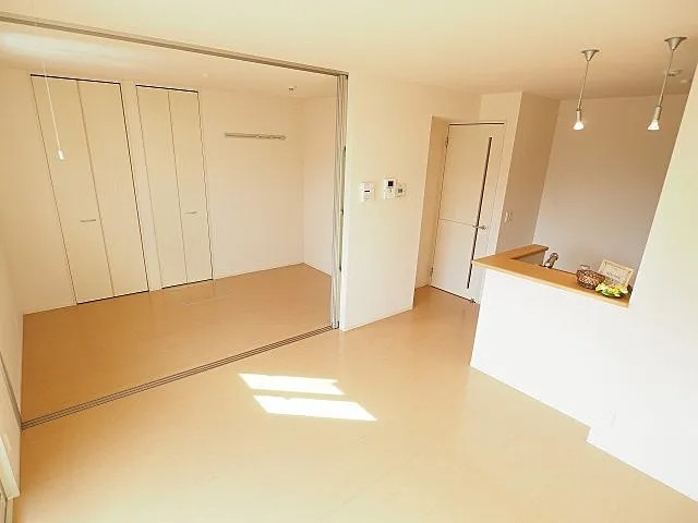 サニーレジデンスの居間写真