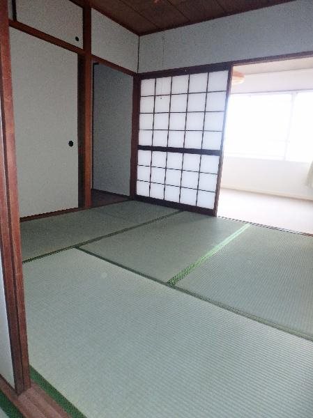 住吉台東住宅の居間写真