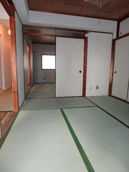 住吉台東住宅の居間写真