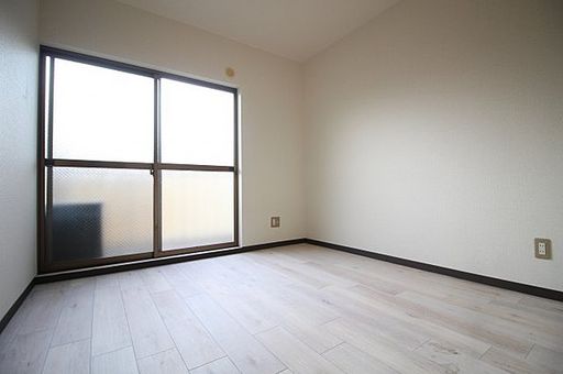 船寺ハイムの居間写真