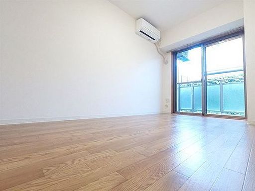 甲南タマタニマンションの居間写真
