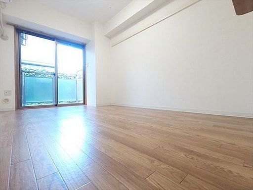甲南タマタニマンションの居間写真
