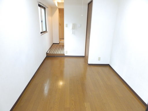 エクセレント六甲の居間写真