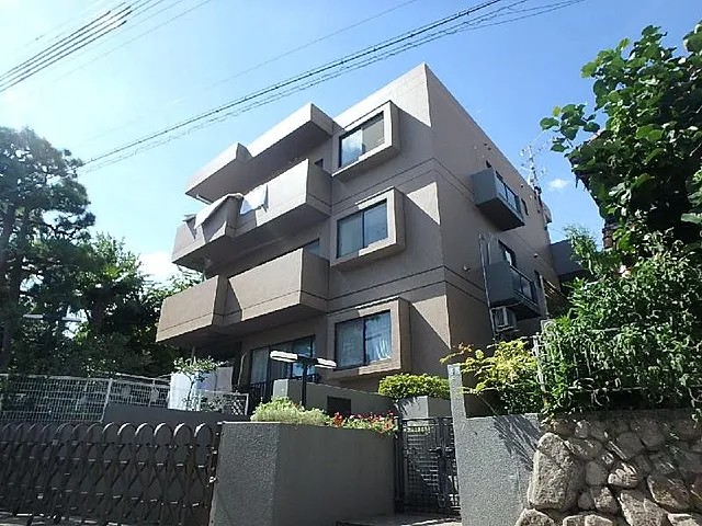 フォレスト岡本