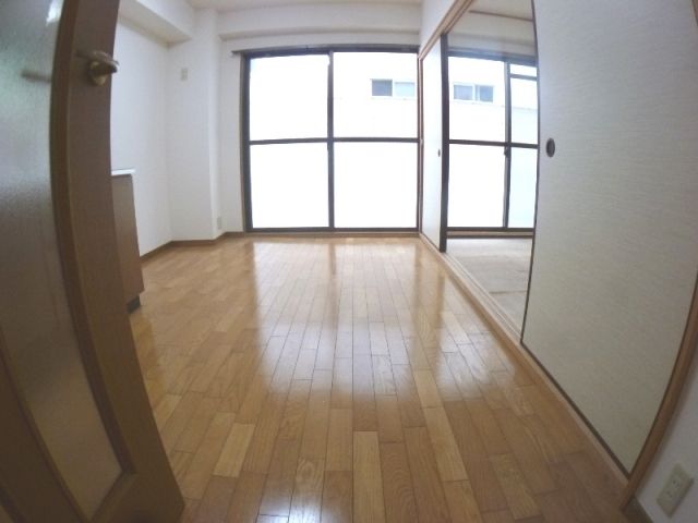 田中ハウスの居間写真