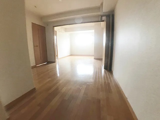 ロイヤルヒル神戸三宮2の居間写真