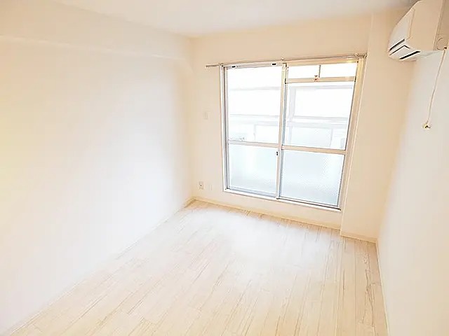 モンシャンブル本山の居間写真