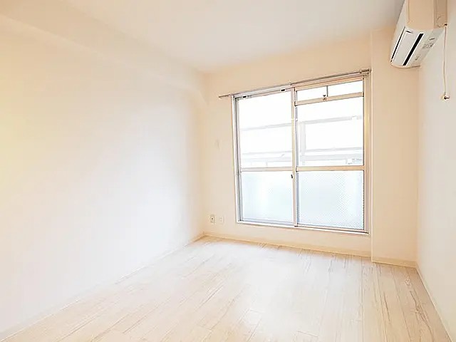 モンシャンブル本山の居間写真