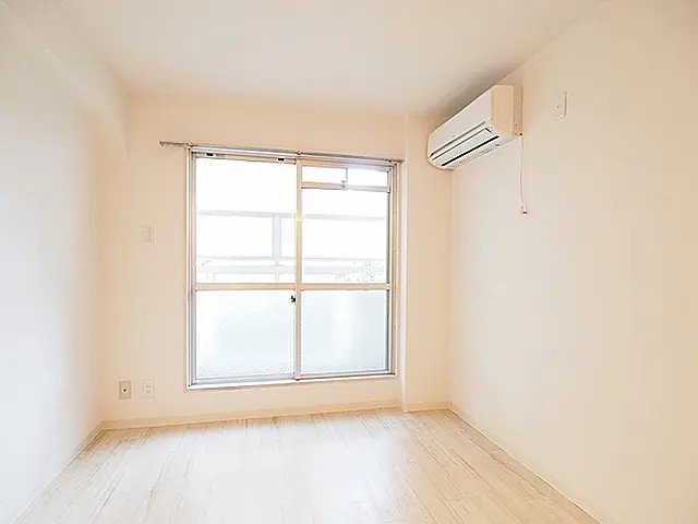 モンシャンブル本山の居間写真