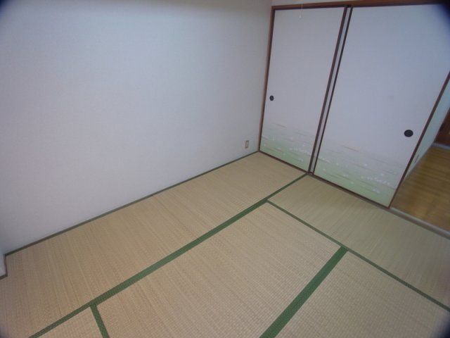 ジュエリー山手の居間写真