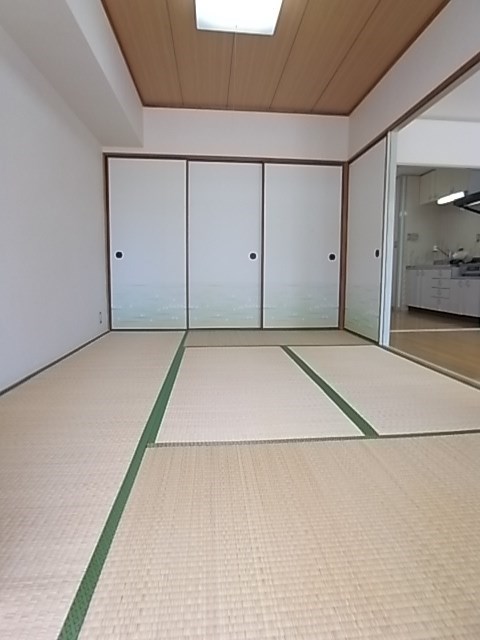 ジュエリー山手の居間写真