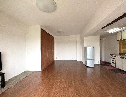 エルパラッツォ新神戸の居間写真