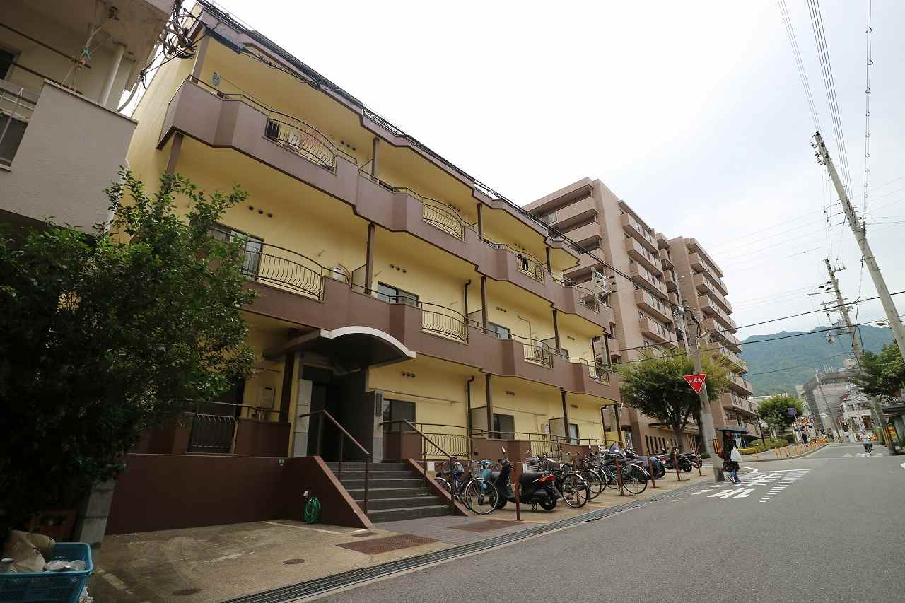 三景マンションの外観写真