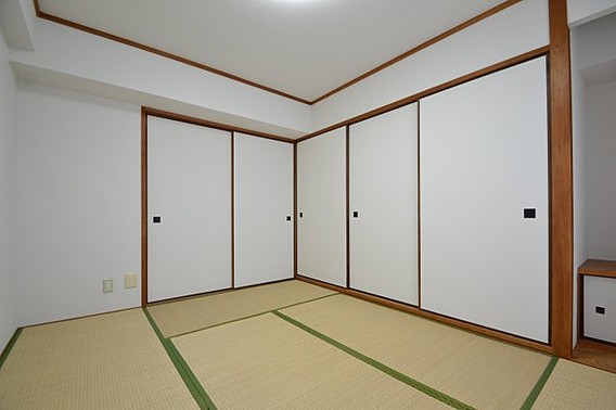 サンパレス21御影山手の居間写真
