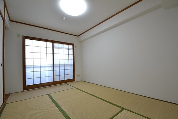 サンパレス21御影山手の居間写真