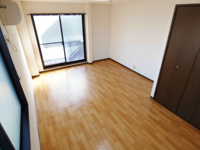 トライデント東灘の居間写真