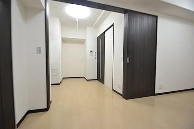 エステムプラザ神戸三宮ルクシアの居間写真