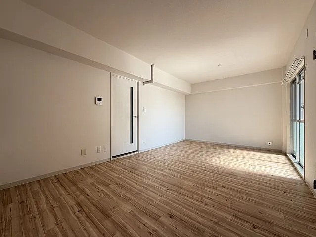 ユニーブル六甲の居間写真
