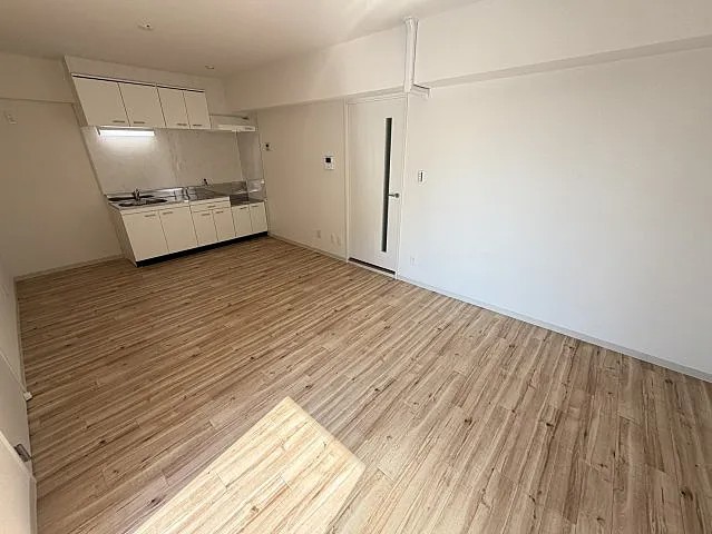 ユニーブル六甲の居間写真